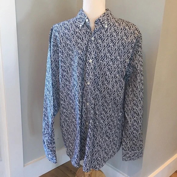 crown and ivy dress shirts Crown & Ivy Spread Collar Twill Dress Shirt